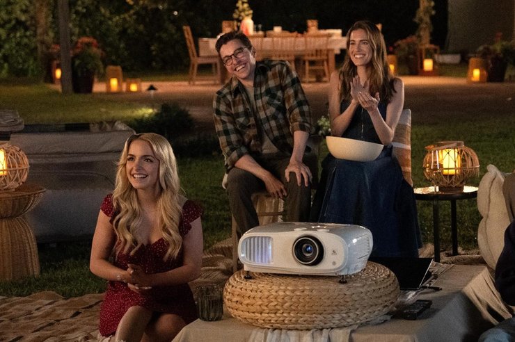 Сожалея о тебе Сожалея о тебе – новый фильм по книге Коллин Гувер