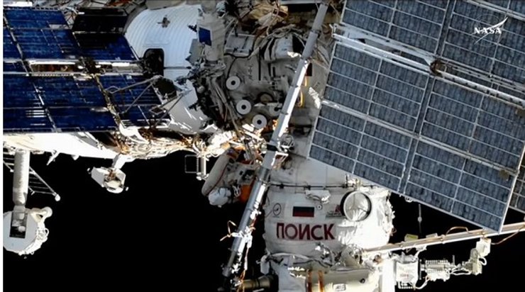 астронавти