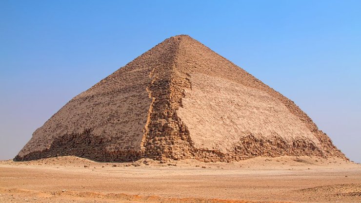 Ломаная пирамида