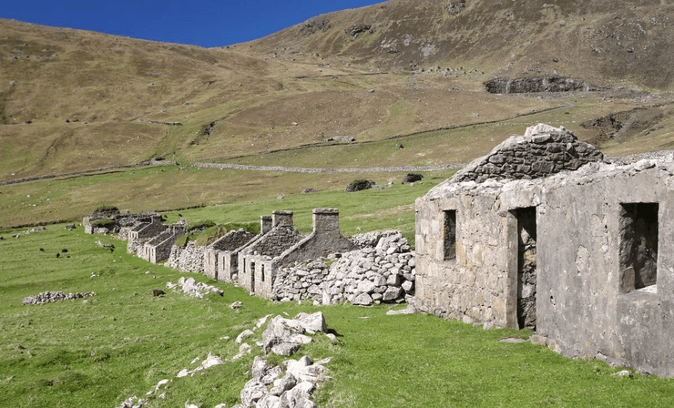 Заброшенный город, заброшенный остров, Архипелаг Сент-Килда, Парк Юрского периода, ЮНЕСКО, туристы, скалы, остров, покинули дома, руины