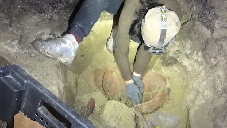 археология, Тернополь, Тернопольщина, пещера, исследования, керамика, трипольская культура, глина, культурный слой