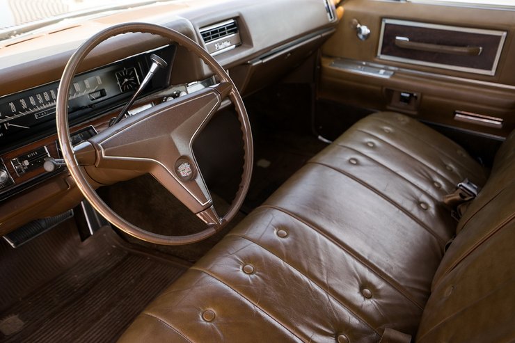 Салон Cadillac DeVille