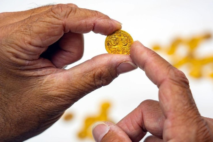 монеты, руки, пальцы, фото