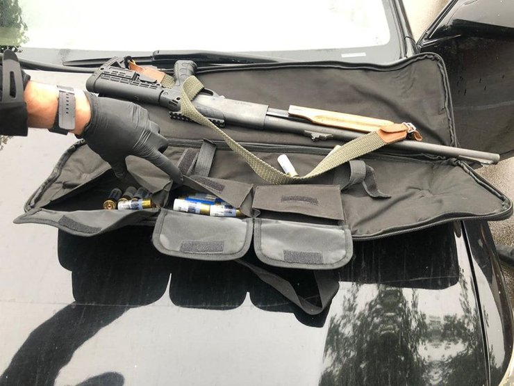 стрельба в броварах, оружие