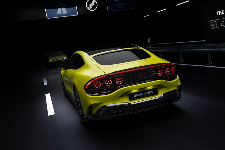 новий Mercedes-AMG GT 4-Door