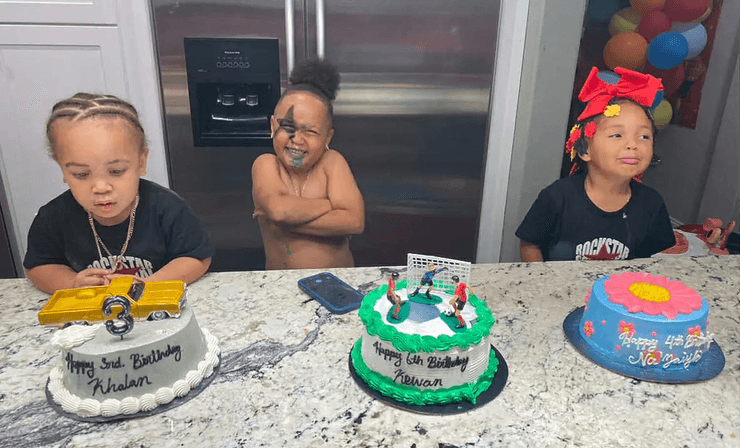 Женщина из США родила четверых детей в один день, но в разные годы и не может поверить в случайность