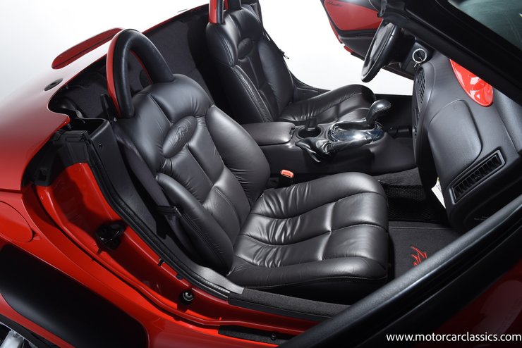 салон Plymouth Prowler 1999, Plymouth Prowler, капсула времени