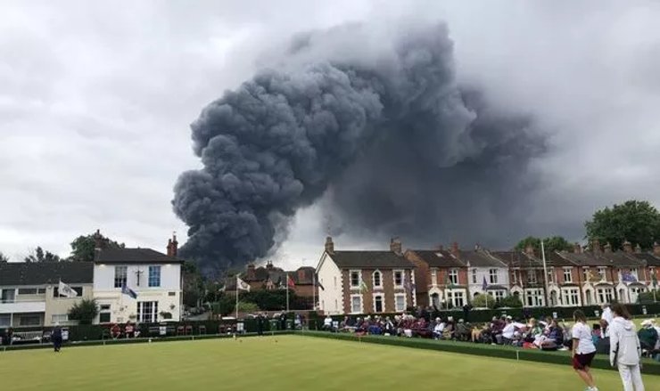 пожежа, англія, фото