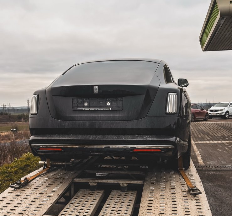 электромобиль Rolls-Royce Spectre
