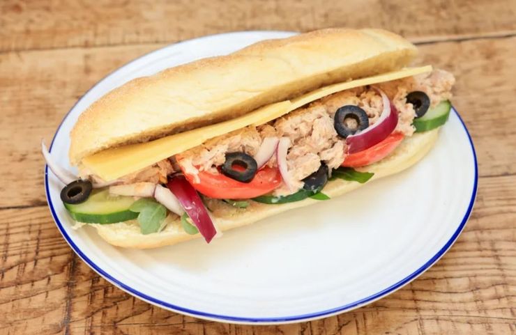 Авіакомпанія Jet2, скандал через сендвіч, за який не заплатила 79-річна пасажирка, курйозні історії