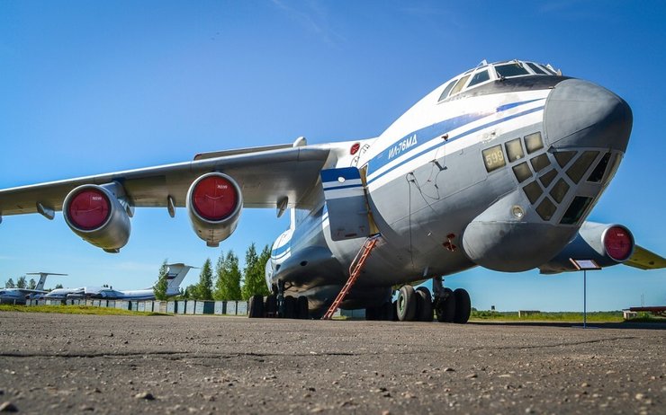 В "Моздоке" заметили минимум один тяжелый военно-транспортный Ил-76