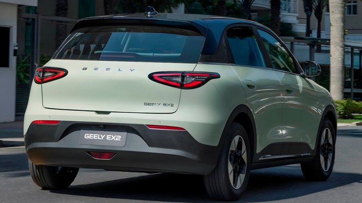 Geely E2