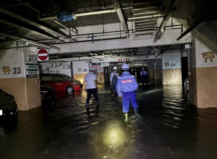 затоплений паркінг