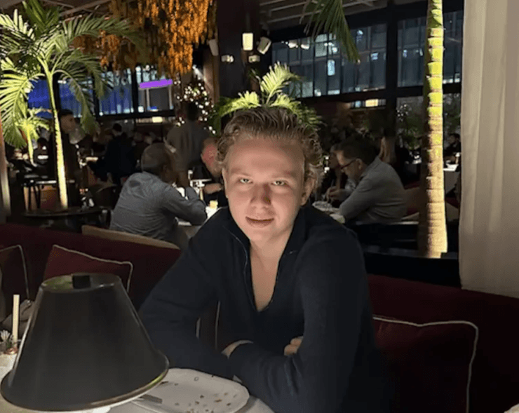 Папазов и модель в Дубае