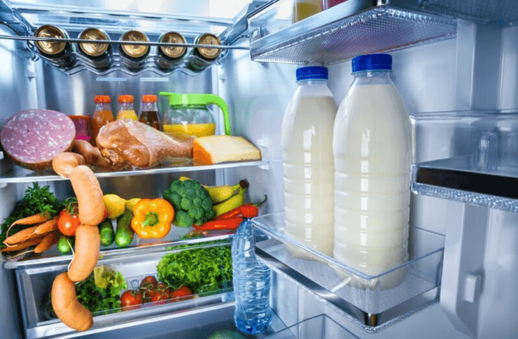 Крадіжки їжі на роботі, чоловік їв домашні страви своїх колег без дозволу, план помсти