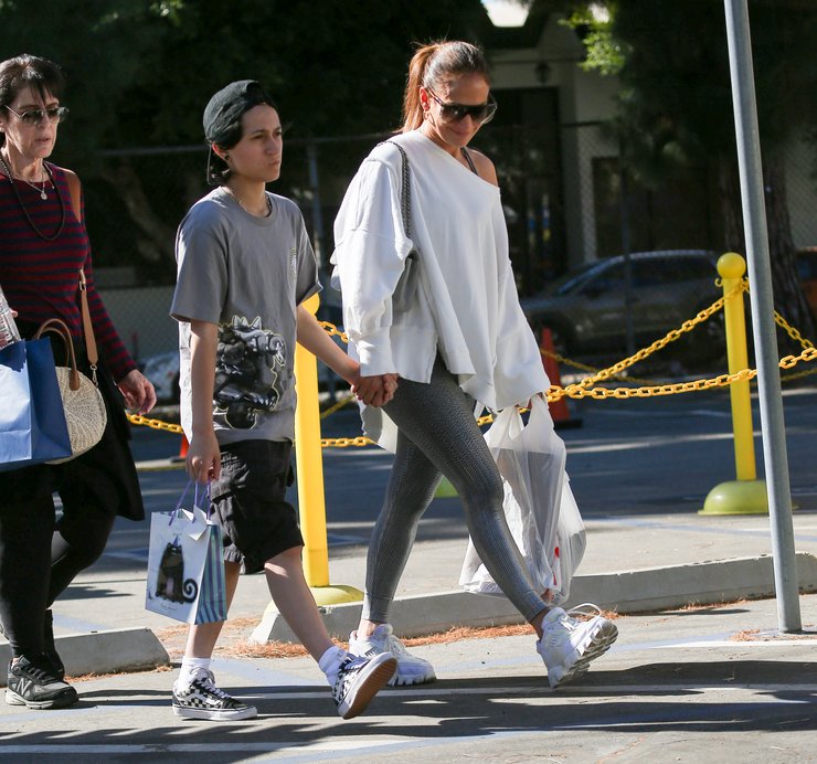 Дженнифер Лопес с дочерью Эммой