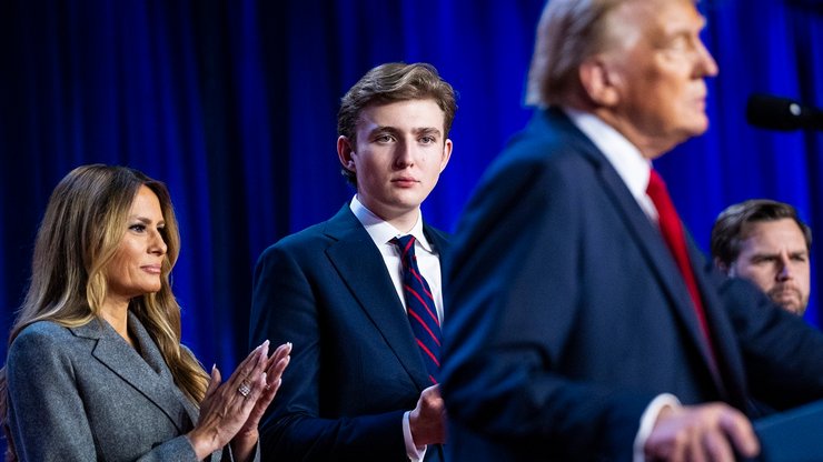 Мелания Трамп с сыном Бэрроном