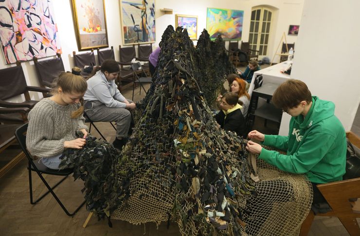 волонтеры, львов, маскировочные сетки