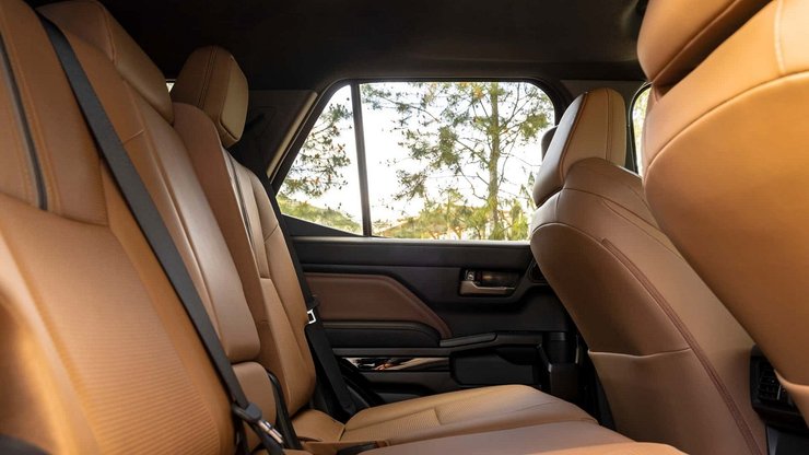 салон Toyota 4Runner, Toyota 4Runner 2025, новый Toyota 4Runner, внедорожник Toyota