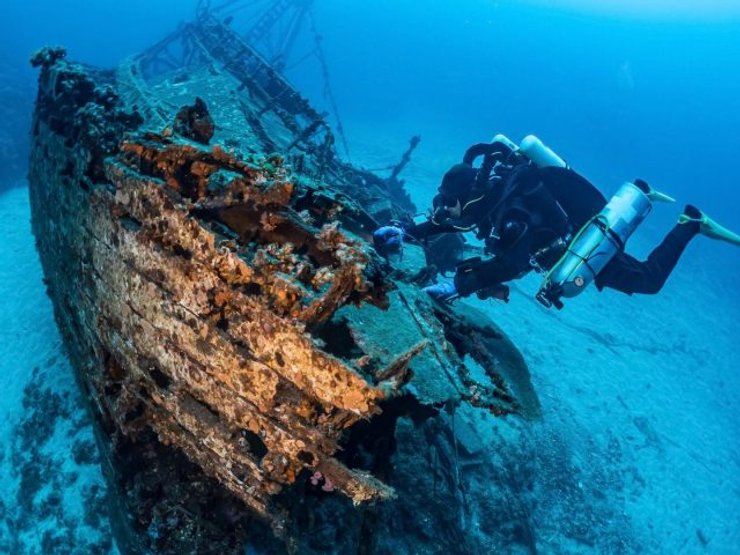 затонувший корабль, дайвер, вода, фото