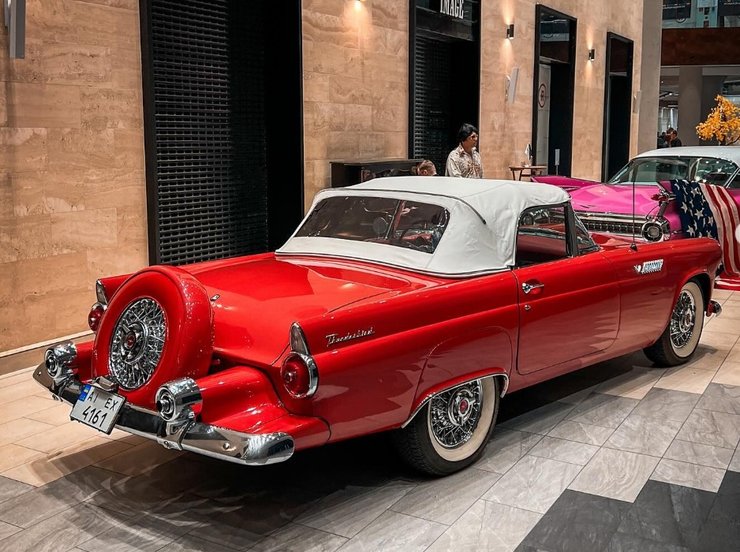 Ford T-bird, Ford Thunderbird 1956, Ford Thunderbird, Мэрилин Монро, спорткар Ford