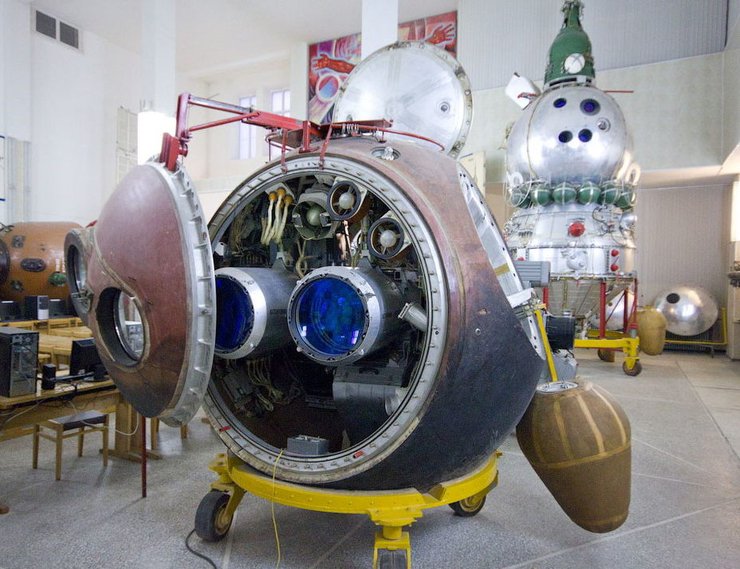 спутниковые технологии, спутниковый шпионаж