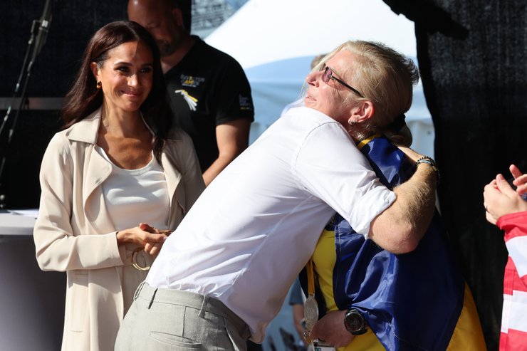 Принц Гарри наградил "Тайру" серебряной медалью по плаванию