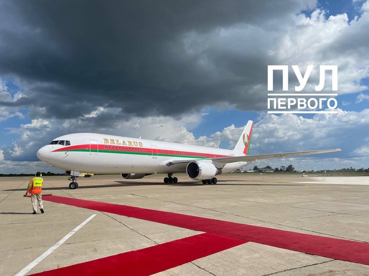 літак, олександр лукашенко, зімбабве, хараре