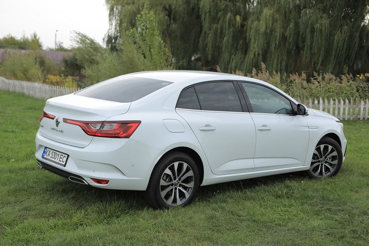 екстер'єр Renault Megane 2021 седан, зовнішність Рено Меган 4 седан
