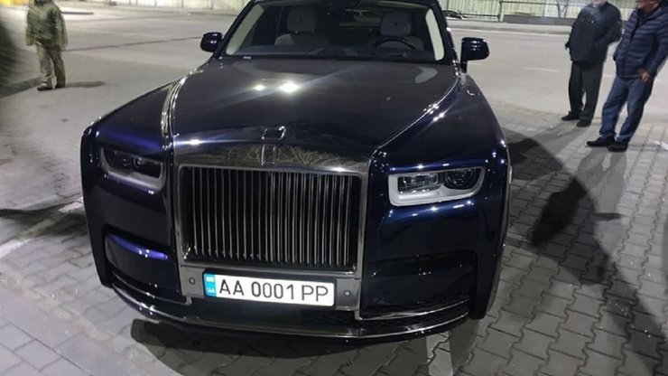 Rolls-Royce Cullinan, Rolls-Royce Phantom, Виктор Полищук, ТЦ Гулливер