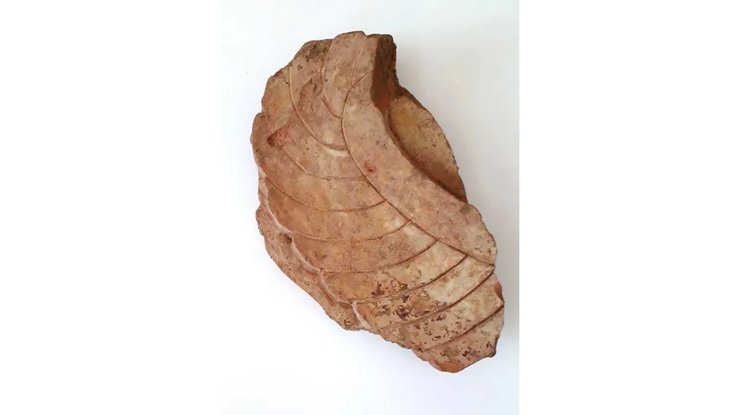 раскопки древнегреческого храма, Статуэтки Посейдона, греческие храмовые артефакты, Археологические находки, Жертвоприношения, История Древней Греции, Поклонение Посейдону, Археологические раскопки, Историческое греческое святилище, археология