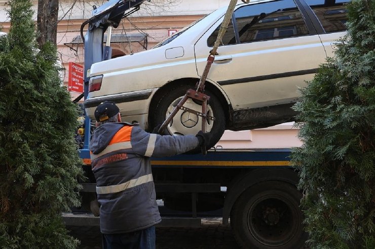 У Львові конфіскували автомобіль Peugeot