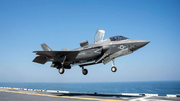 Истребитель F-35, самолет, пропавший самолет, летел без пилота, пролетел 100 миль, автопилот, пилот катапультировался