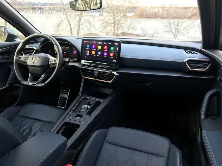 машина CUPRA Formentor, інтер'єр CUPRA Formentor VZ, передня панель CUPRA Formentor, салон, торпедо