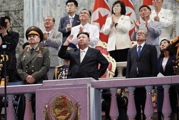 Шойгу во время визита в Пхеньян