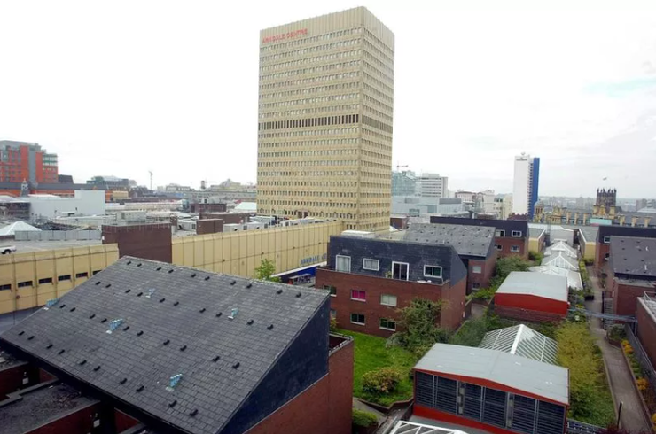 Село знайшли на даху торгового центру в центрі Манчестера, Велика Британія, нерухомість, цікаве житло на даху будинку