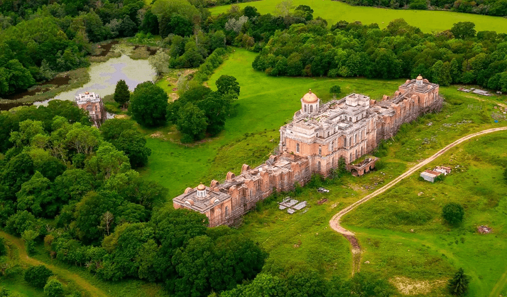 Дворец Гамильтон, роскошь, ставшая руинами, особняк, дорогой особняк, вложили миллионы, никто не живет, частный особняк, дворец