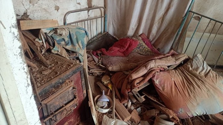 влучення снаряда, кімната