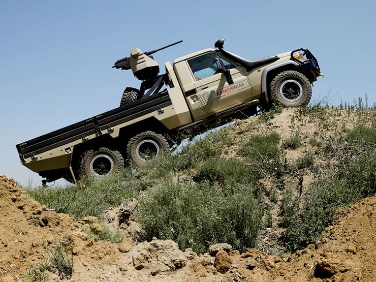 Toyota Land Cruiser 70, шестиколісний Toyota Land Cruiser, тюнінг Toyota Land Cruiser