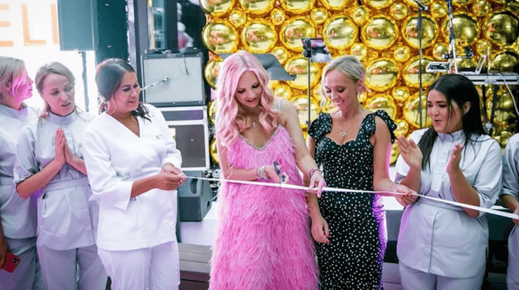 Оксана Доровская открыла салон красоты