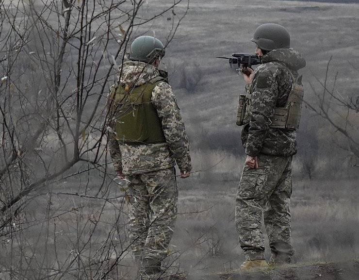 Участники боевых действий и второй из их супругов могут получить гранты
