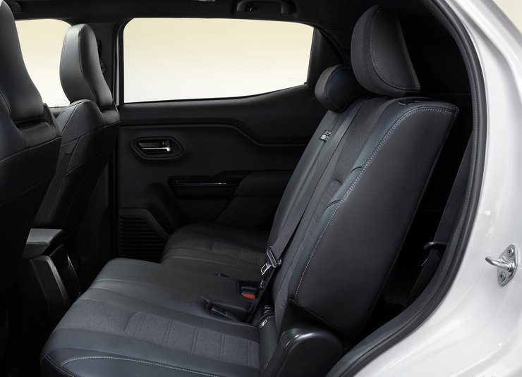 салон Toyota Urban Cruiser, новый Toyota Urban Cruiser, электромобиль Toyota, электромобиль Toyota, кроссовер Toyota