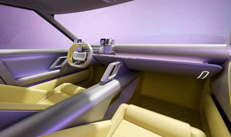 Салон Hyundai Three