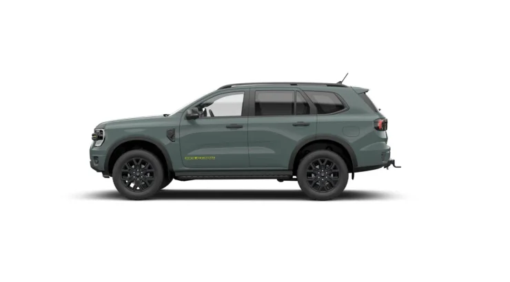 Рамный внедорожник Ford Everest Wolftrak в цвете Traction Green сбоку