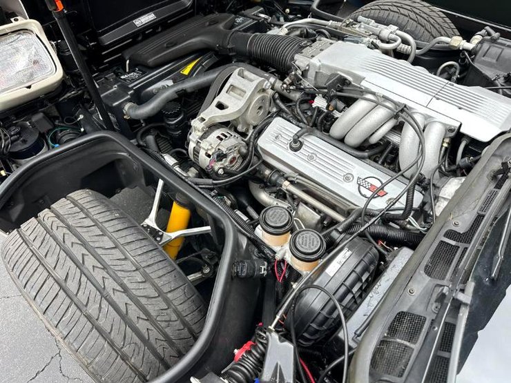 мотор шевроле корвет, Chevrolet Corvette 1988, Chevrolet Corvette, Chevrolet Corvette C4, капсула времени