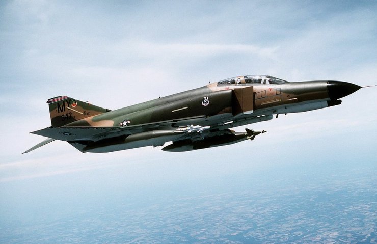самолет F-4E, истребитель F-4 Phantom, самолет F-4, F-4 Phantom, Истребитель-прехватчик