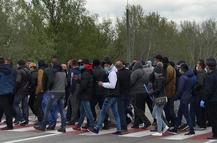 протесты против закрытия рынка под херсоном