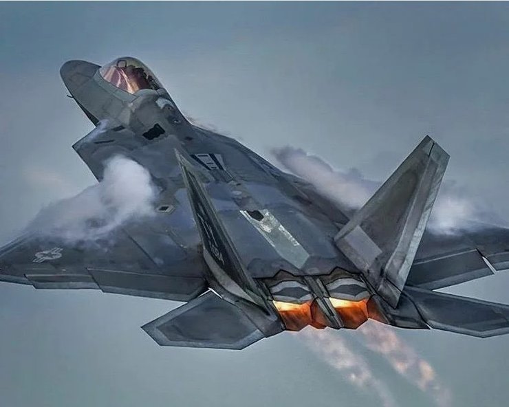Истребитель F-22, F-22, истребитель F-22, истребитель пятого поколения, Многоцелевой истребитель, истребитель Lockheed Martin, легендарный самолет, уникальный самолет