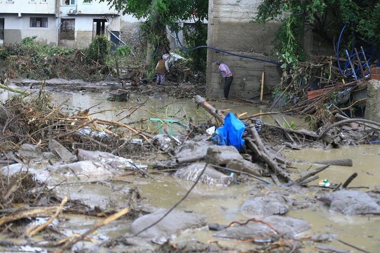 наводнение, турция, улица, завалы, фото