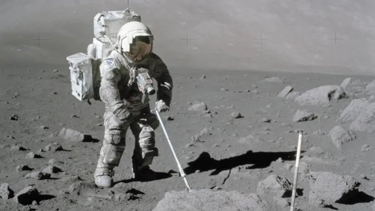 Аполлон 17 Місяць